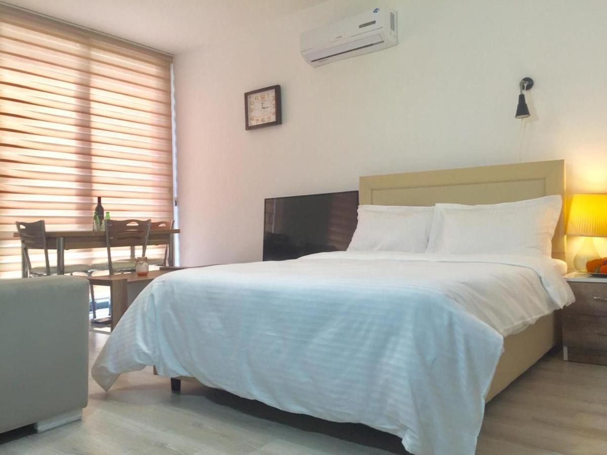 Uptown Holiday App & Pool Daily Rental Contactless Check In & Check Out Famagusta  Luaran gambar
