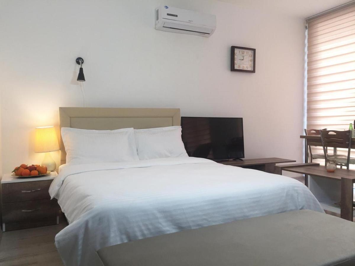 Uptown Holiday App & Pool Daily Rental Contactless Check In & Check Out Famagusta  Luaran gambar