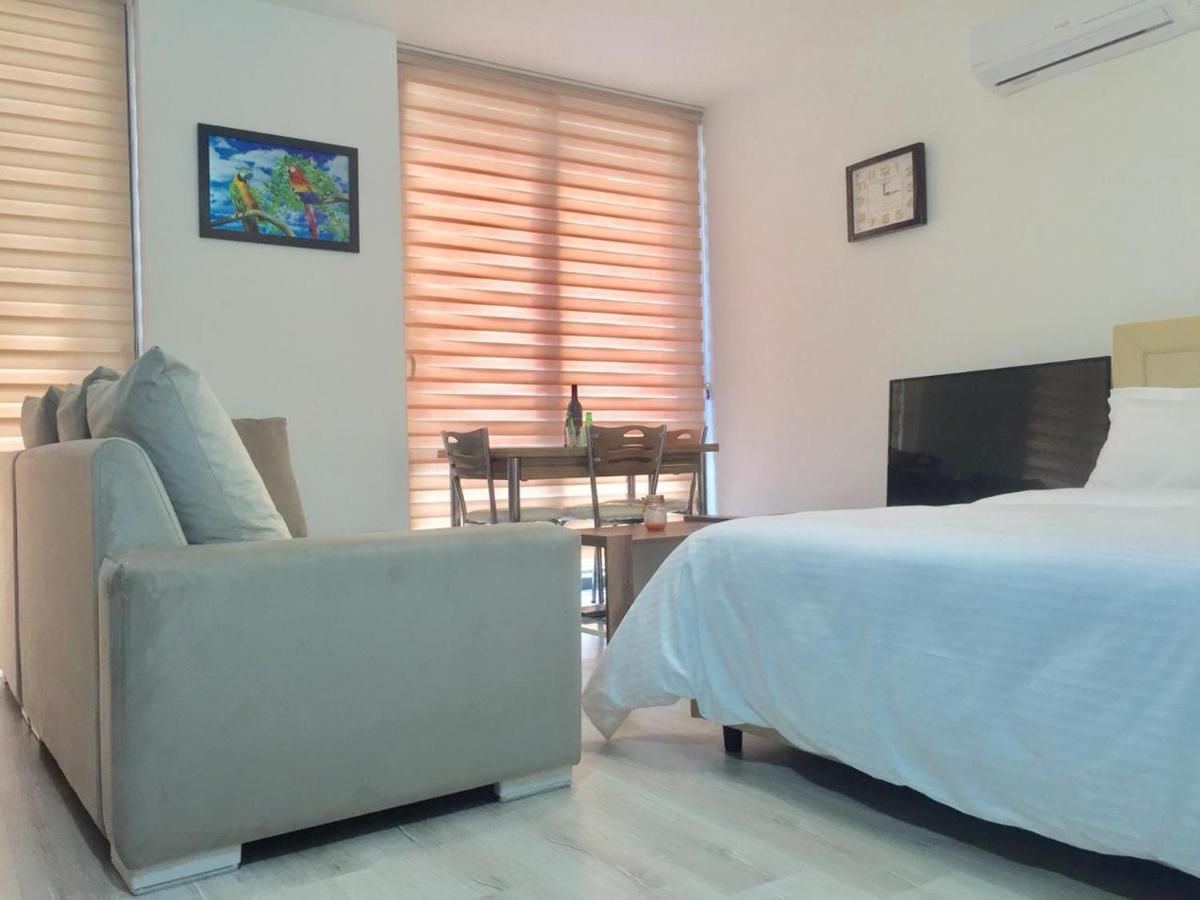 Uptown Holiday App & Pool Daily Rental Contactless Check In & Check Out Famagusta  Luaran gambar
