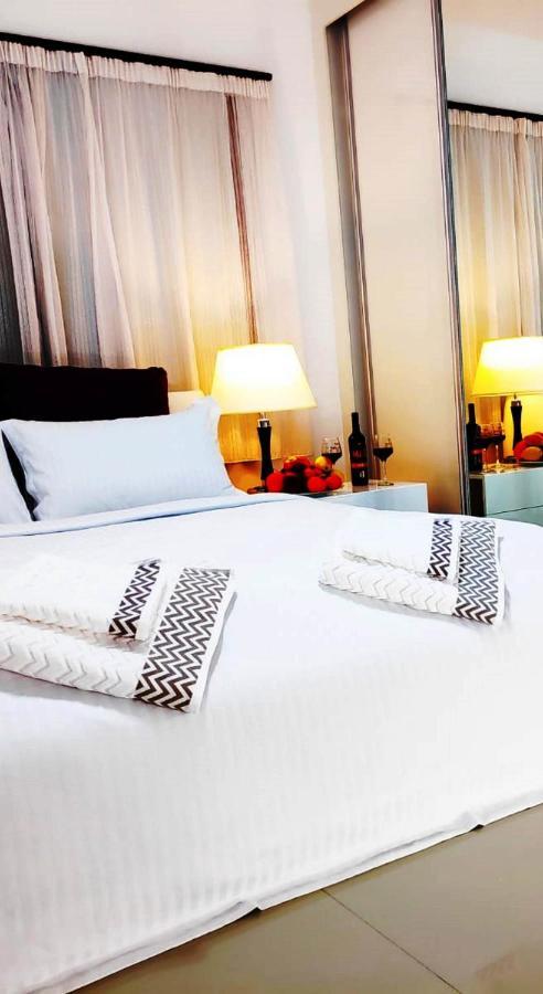 Uptown Holiday App & Pool Daily Rental Contactless Check In & Check Out Famagusta  Luaran gambar