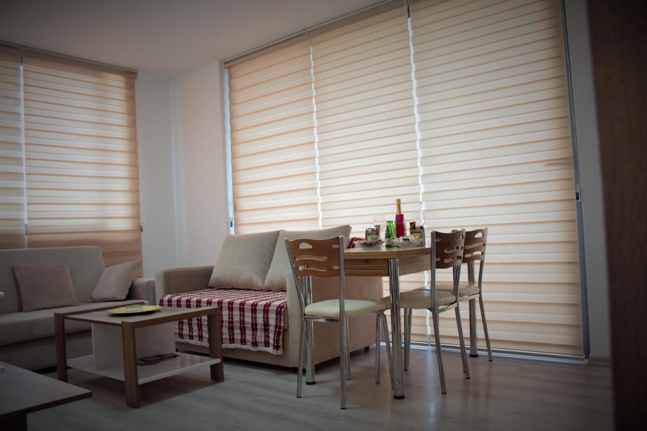 Uptown Holiday App & Pool Daily Rental Contactless Check In & Check Out Famagusta  Luaran gambar