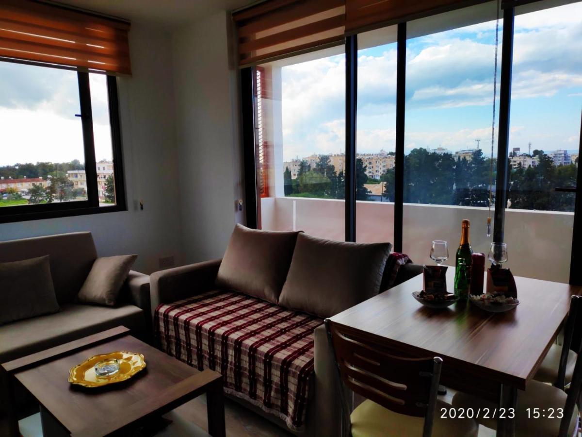 Uptown Holiday App & Pool Daily Rental Contactless Check In & Check Out Famagusta  Luaran gambar