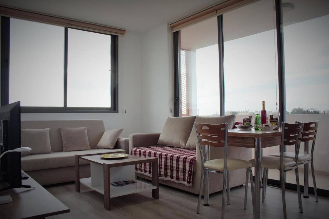 Uptown Holiday App & Pool Daily Rental Contactless Check In & Check Out Famagusta  Luaran gambar